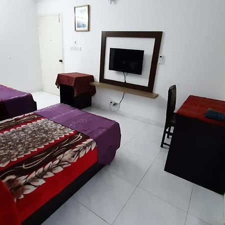 Center Point Apartment Dhaka Esterno foto