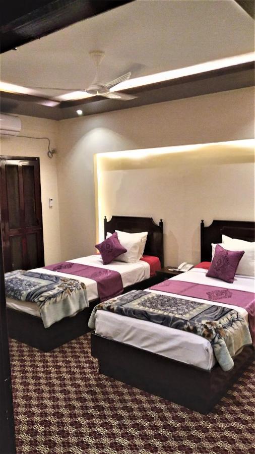 Center Point Apartment Dhaka Esterno foto