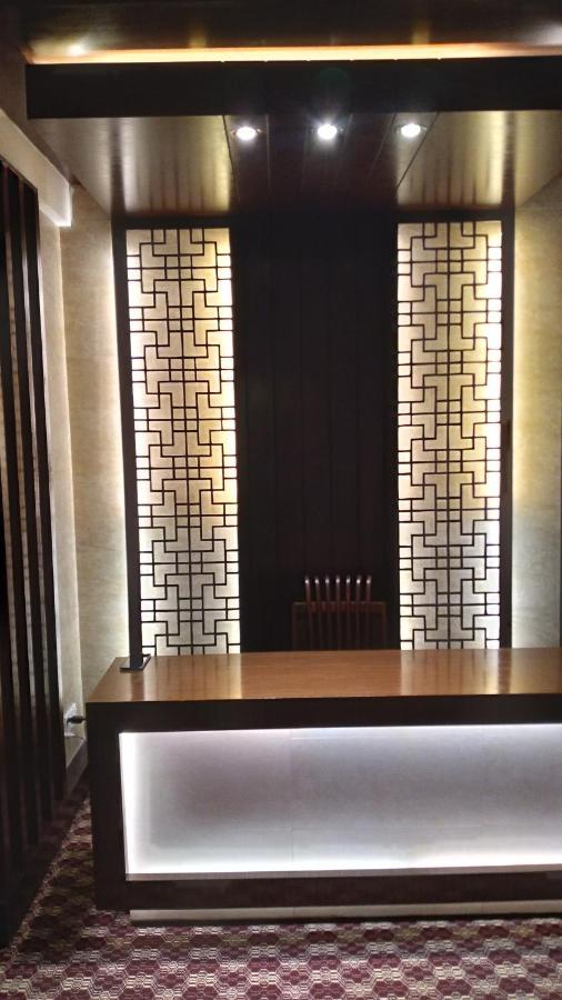Center Point Apartment Dhaka Esterno foto