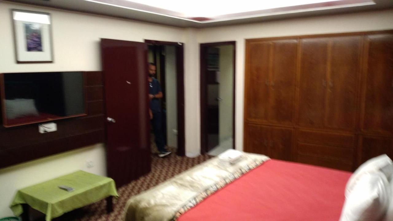 Center Point Apartment Dhaka Esterno foto