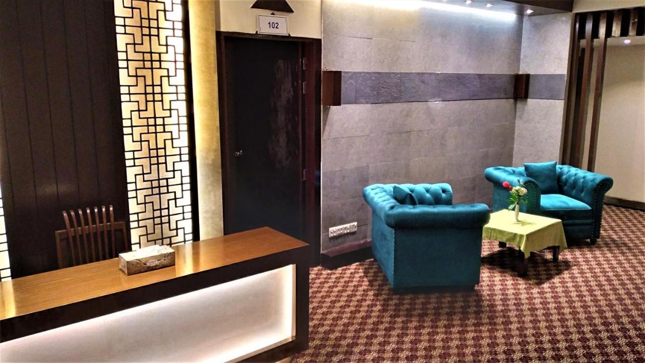 Center Point Apartment Dhaka Esterno foto