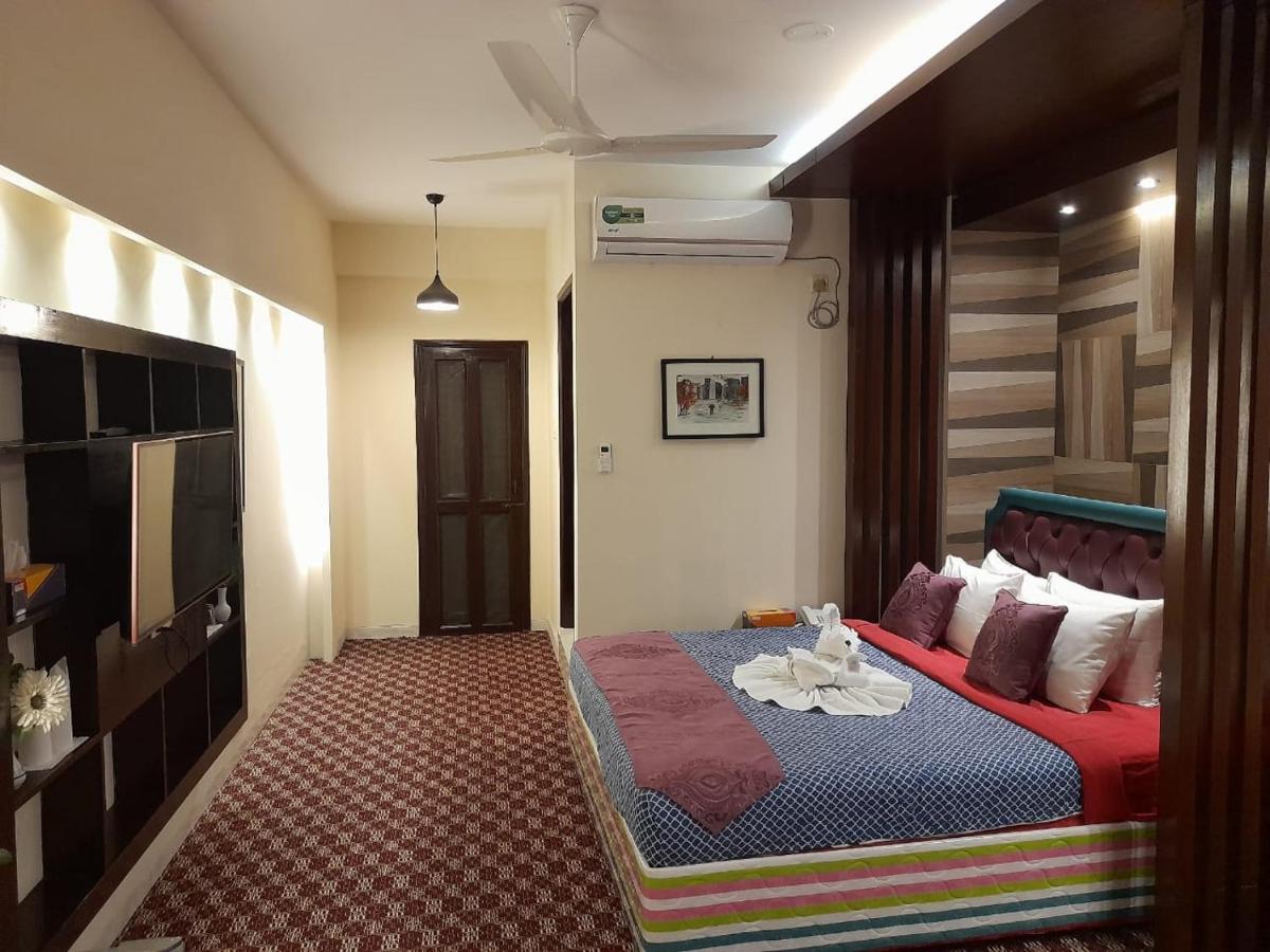 Center Point Apartment Dhaka Esterno foto