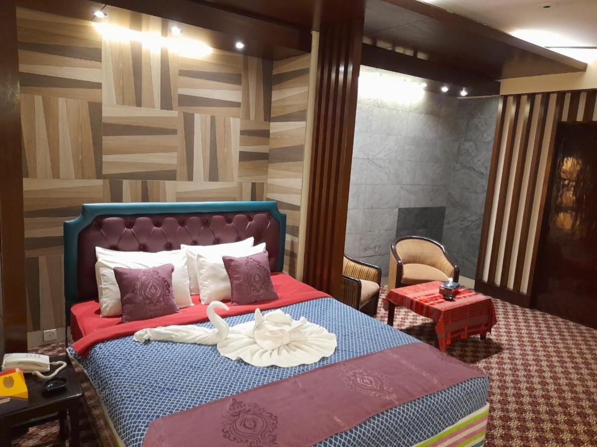 Center Point Apartment Dhaka Esterno foto