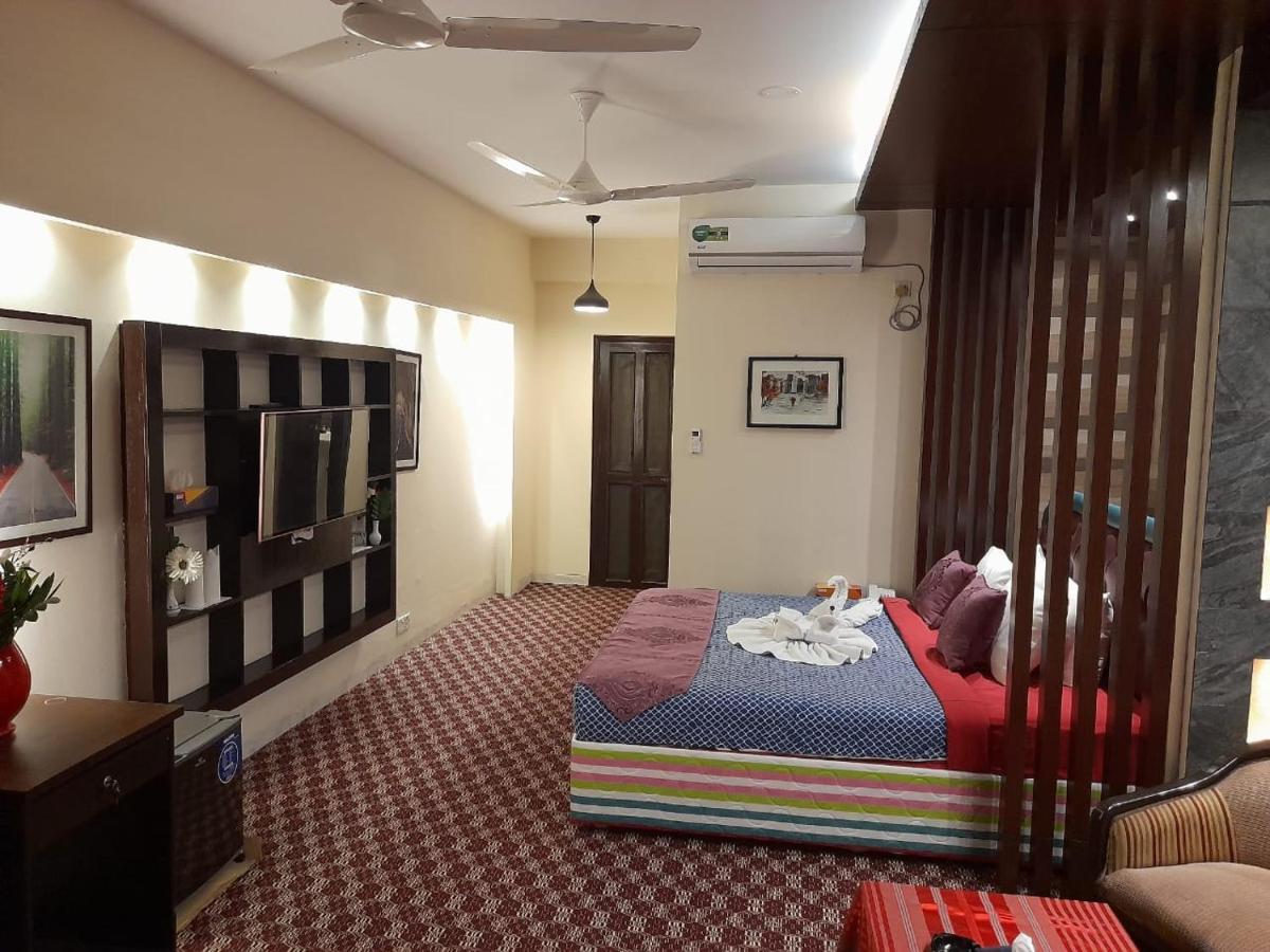 Center Point Apartment Dhaka Esterno foto