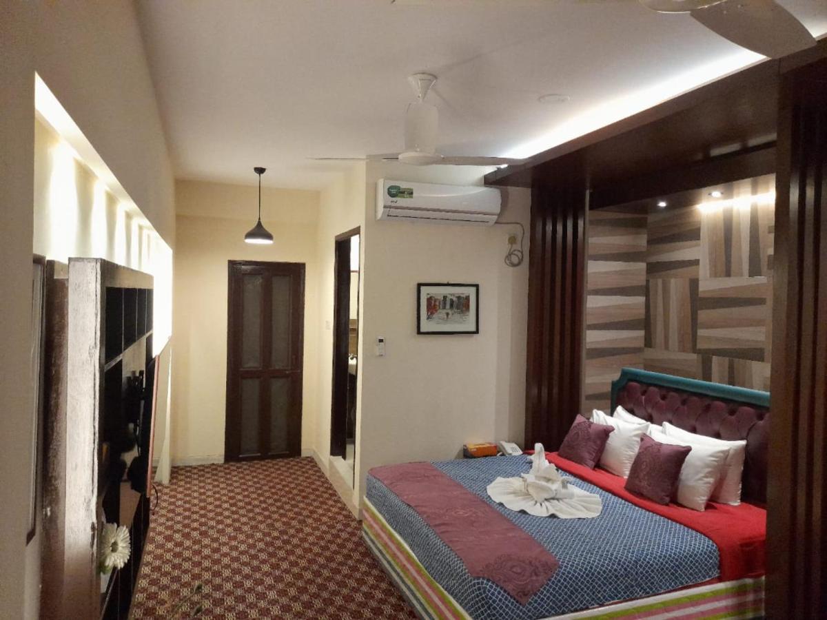 Center Point Apartment Dhaka Esterno foto