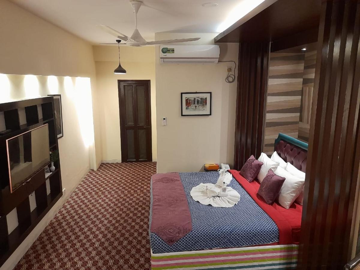 Center Point Apartment Dhaka Esterno foto