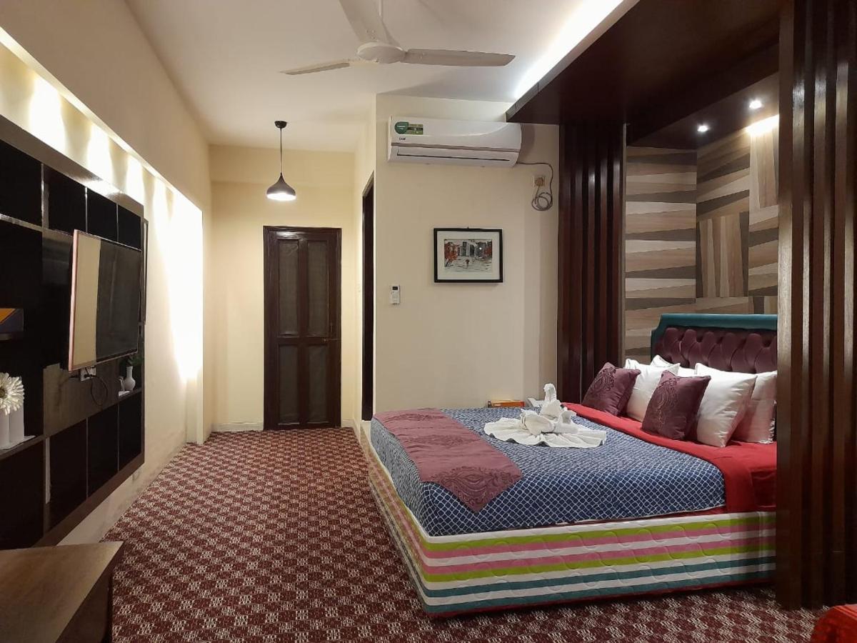 Center Point Apartment Dhaka Esterno foto