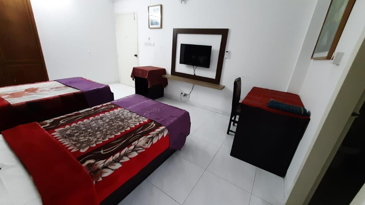 Center Point Apartment Dhaka Esterno foto