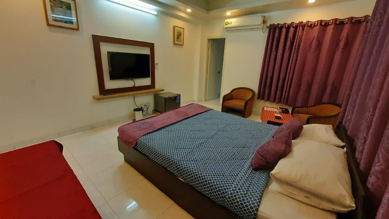 Center Point Apartment Dhaka Esterno foto